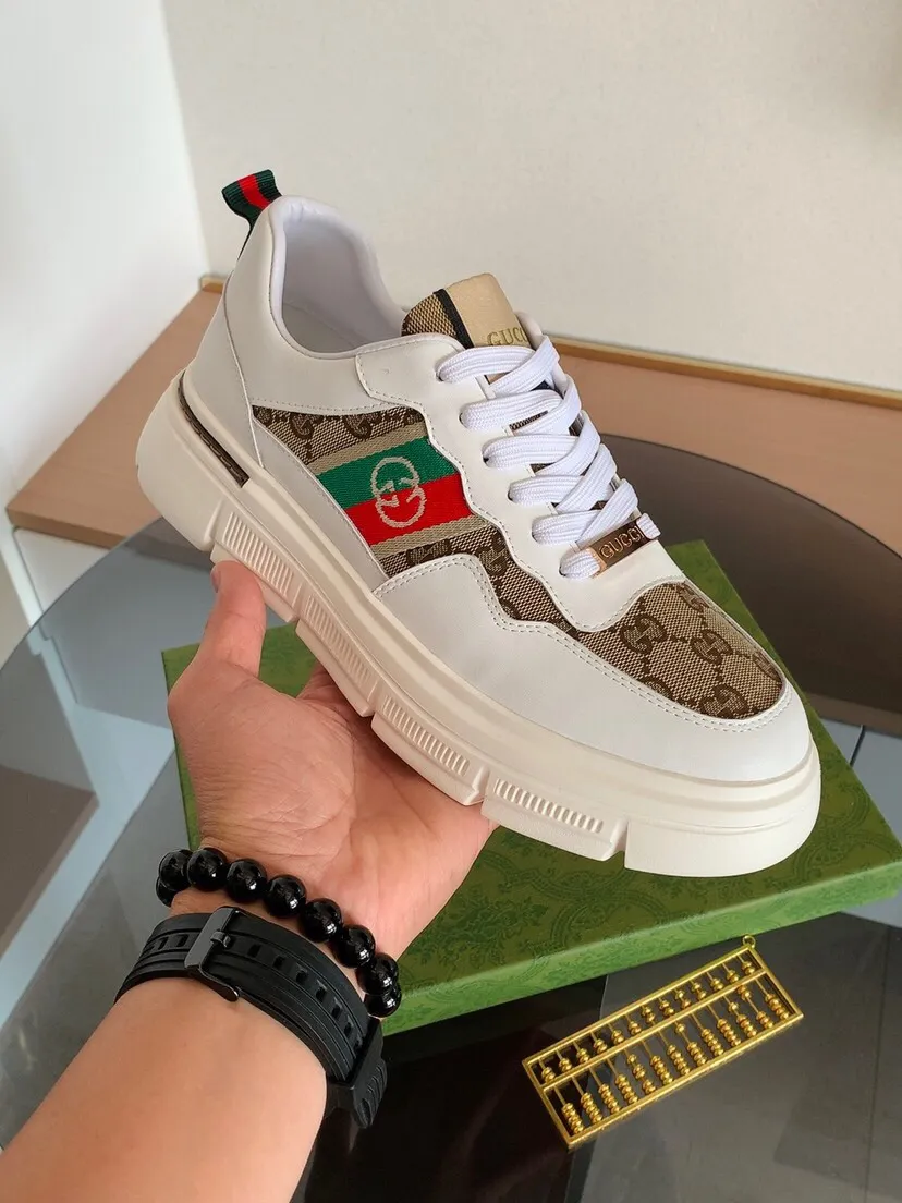 Factory price 400. The new GUCCI (Gucci) is launched at the same time, new men's shoes, 😘fabrics are selected imported cowhide, lining: sheepskin lining. 👍🏿 High-end ☄️ air-cushion molded anti-slip rubber outsole, exquisite lines, simple and elegant, comfortable and high-end for leisure travel. Code number: 38 to 44 (45 can be customized and cannot be returned or exchanged)